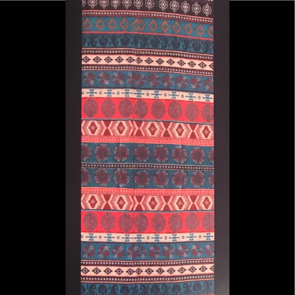 NWT.  Sacred Threads Scarf. CL/GR 05. 219730 - Picture 3 of 4